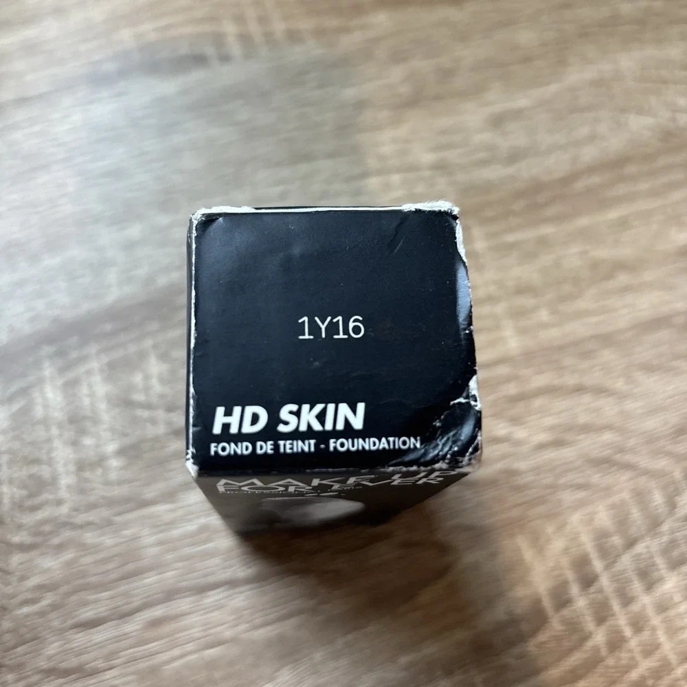 Make Up For Ever HD Skin Undetectable Stay True Foundation 1Y16 1.01oz